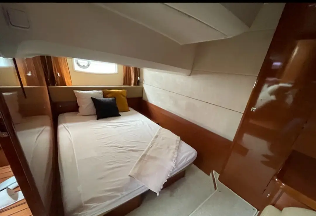 Jeanneau Prestige 38S - Image 8